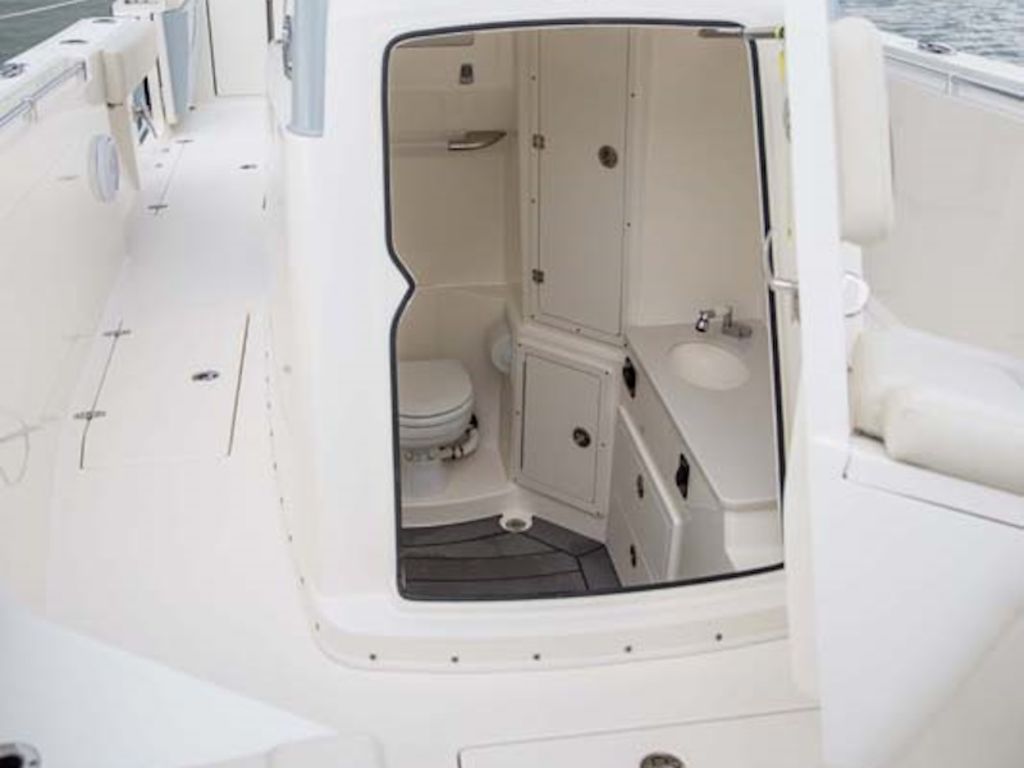 2026 Cobia Boats 320 CC Base
