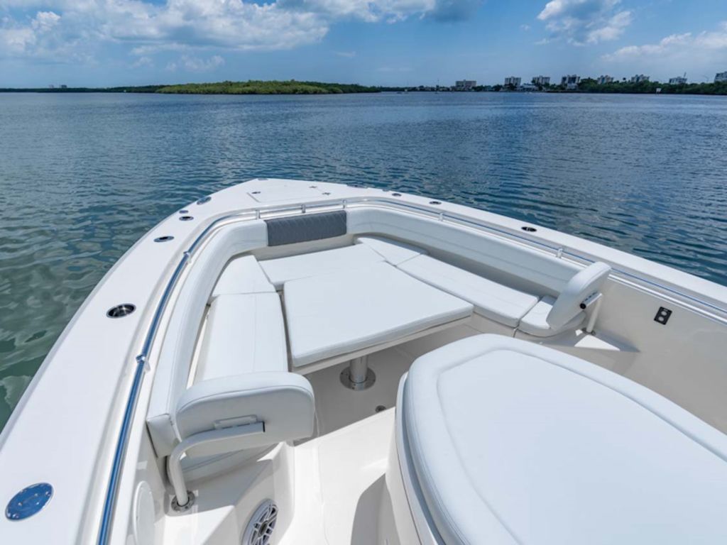 2026 Cobia Boats 350 CC Base