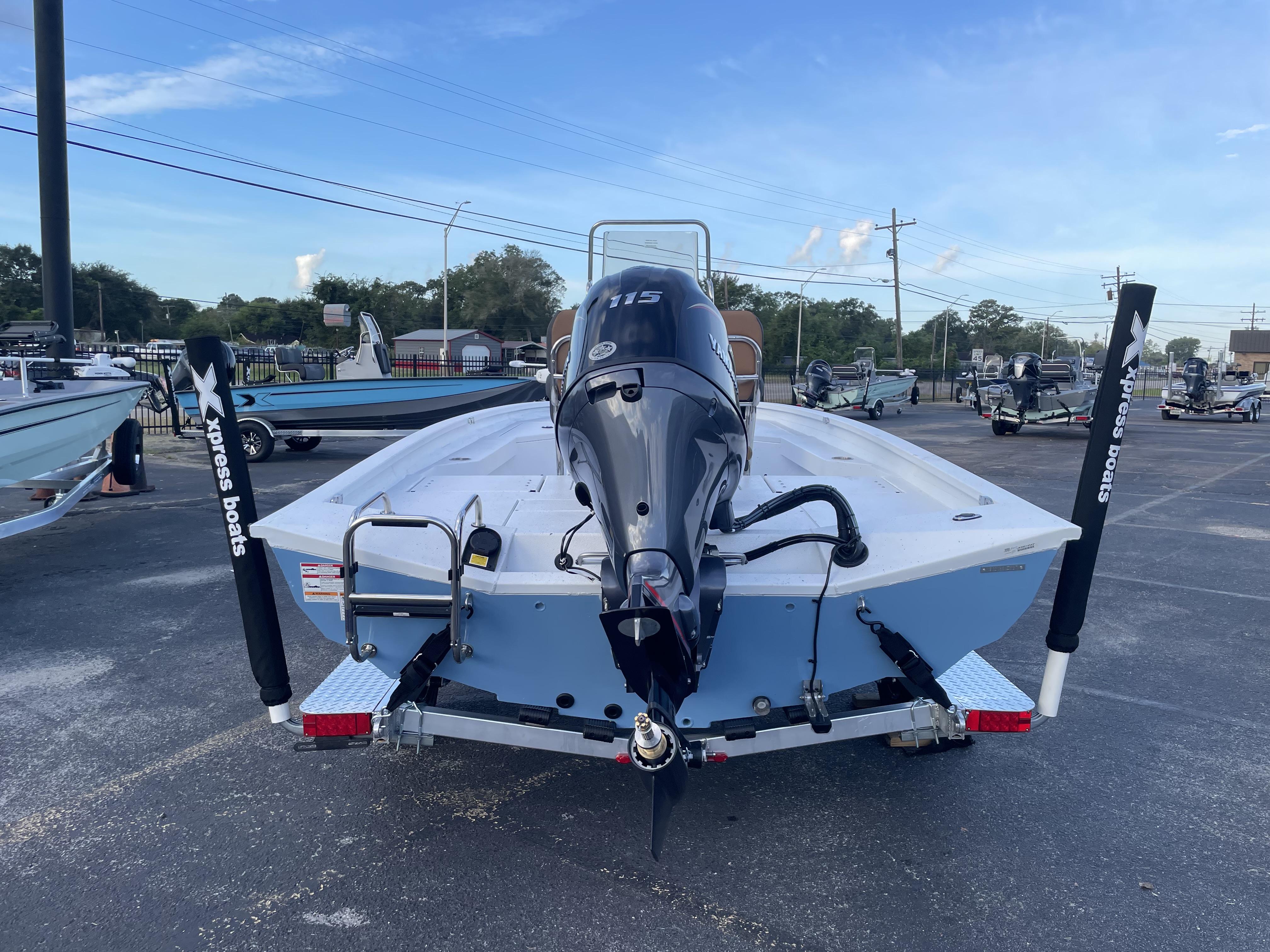2027 Xpress Boats H20 Bay