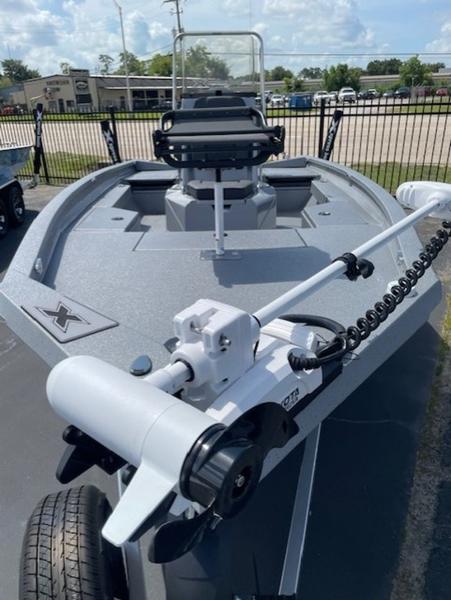 2027 Xpress Boats H20 Bay