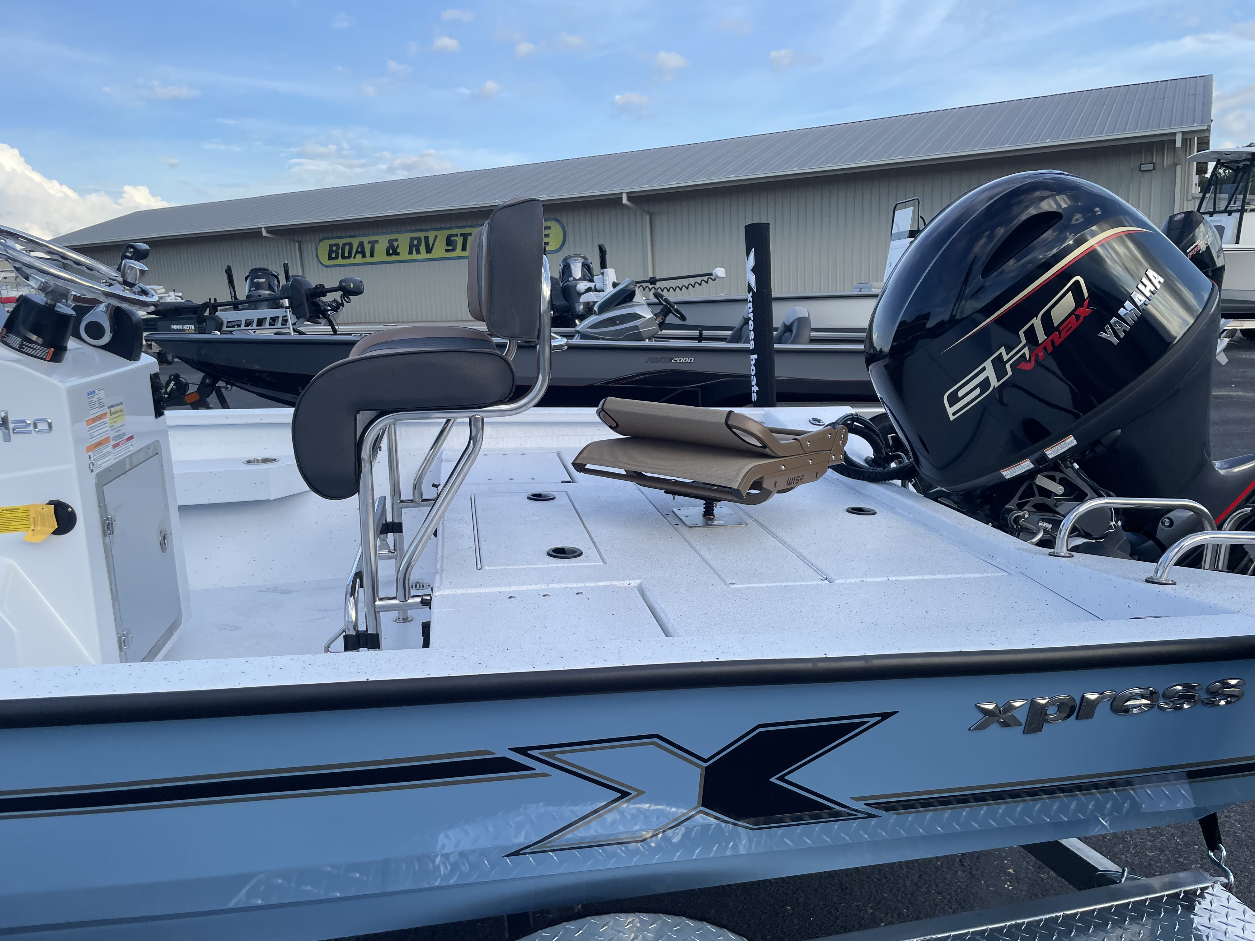 2027 Xpress Boats H20 Bay