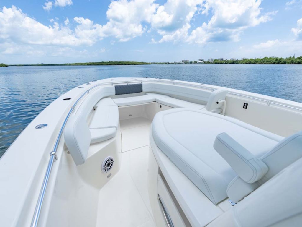 2026 Cobia Boats 350 CC Base