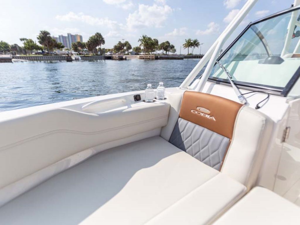 2026 Cobia Boats 240 DC Base