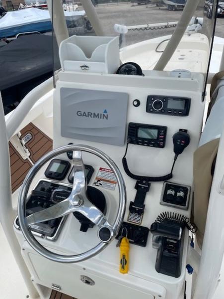 Used 2015 Pathfinder Boats 2600 HPS