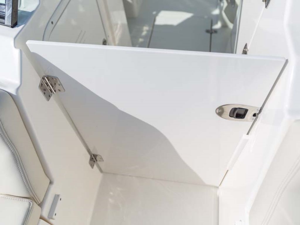 2026 Cobia Boats 240 DC Base