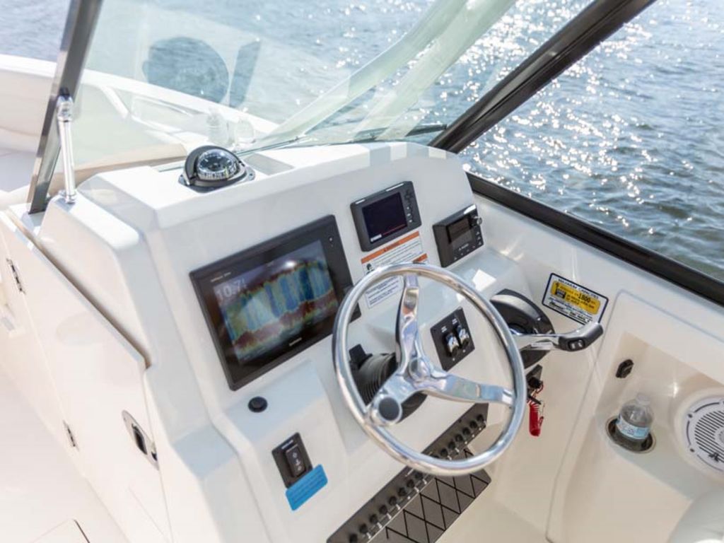 2026 Cobia Boats 240 DC Base