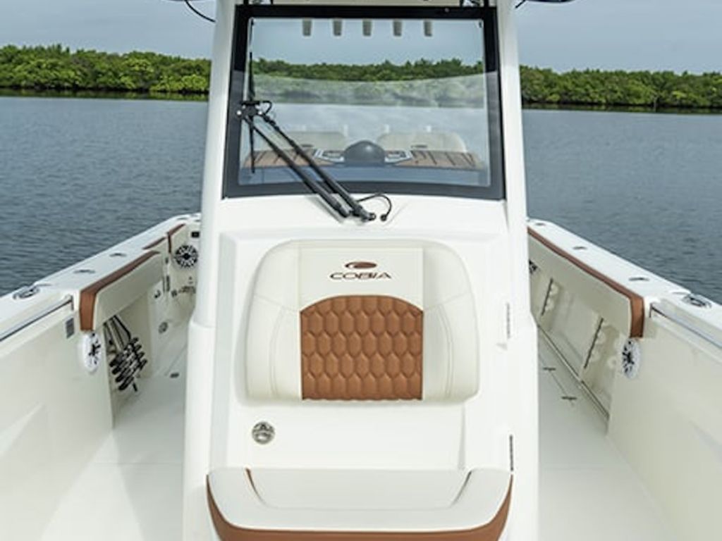2026 Cobia Boats 285 CC Base