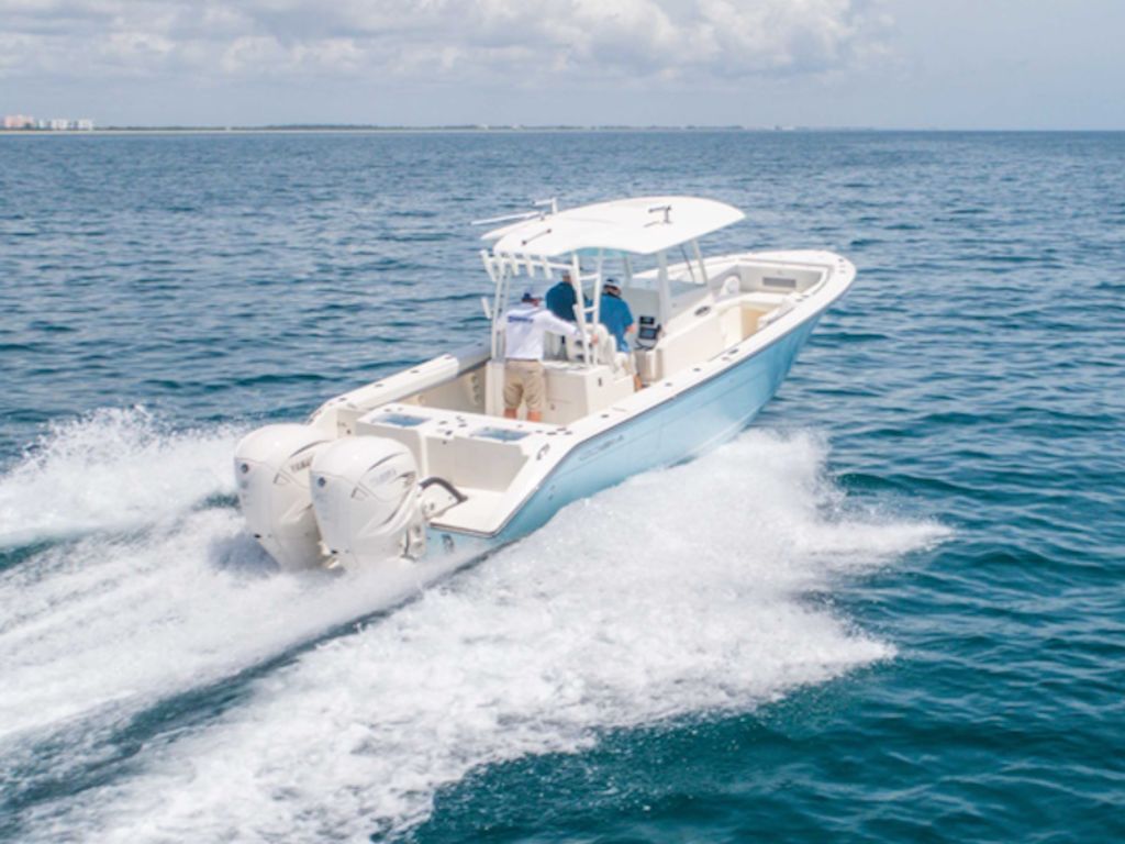 2026 Cobia Boats 320 CC Base