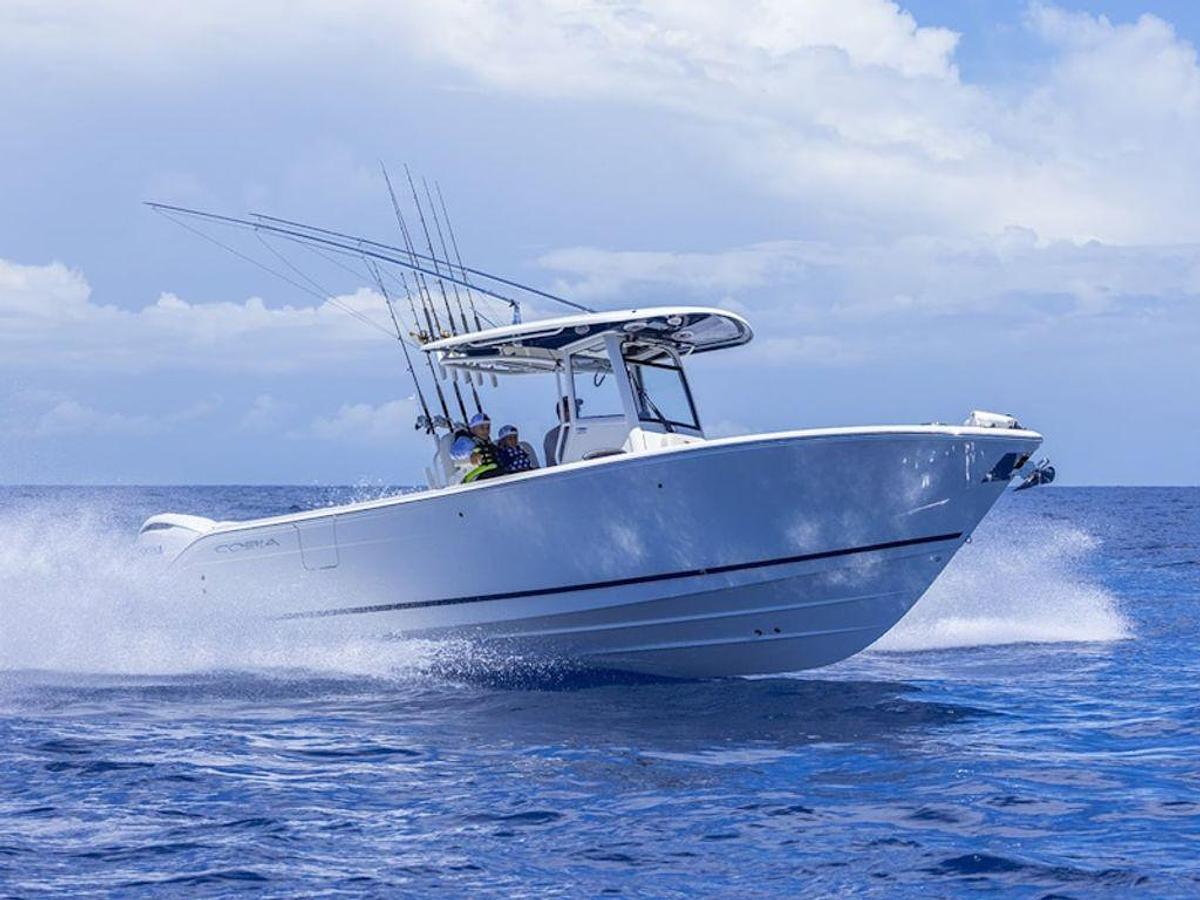 2026 Cobia Boats 285 CC Base