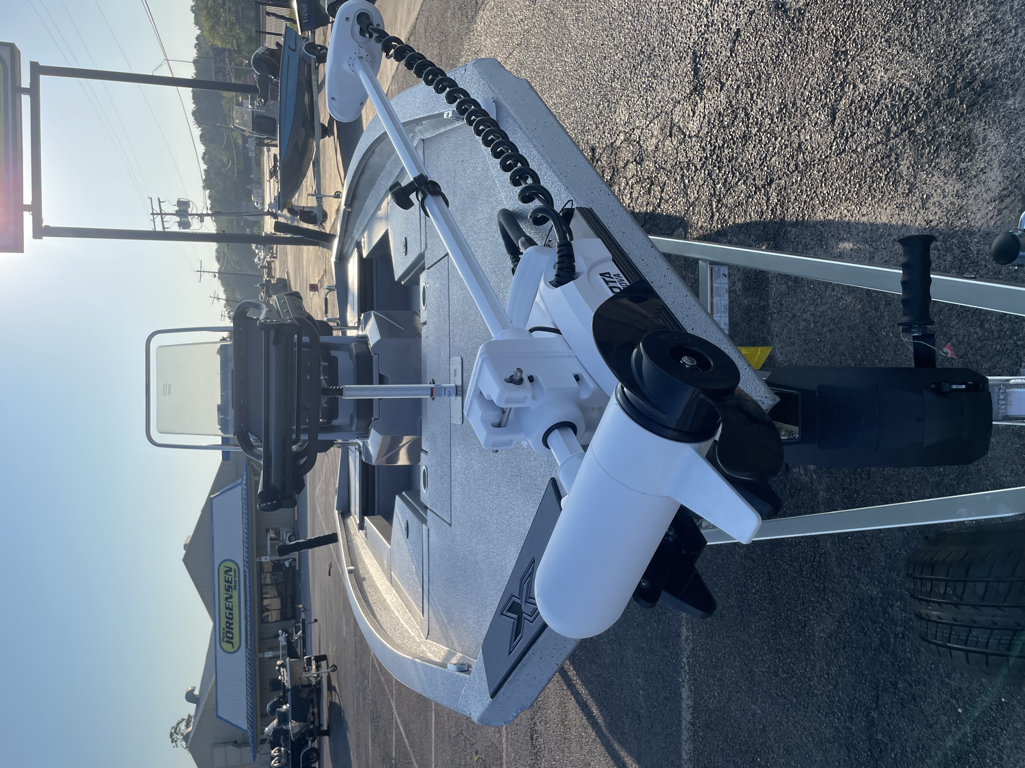 2027 Xpress H22 Bay
