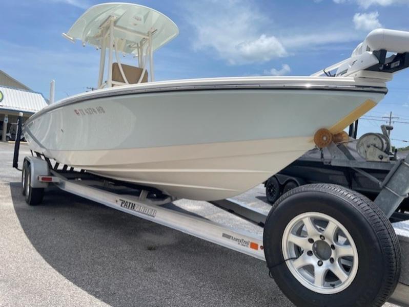 Used 2015 Pathfinder Boats 2600 HPS