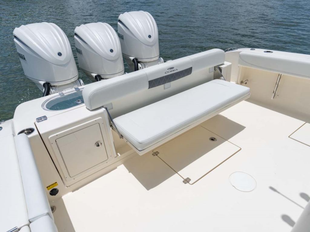2026 Cobia Boats 350 CC Base