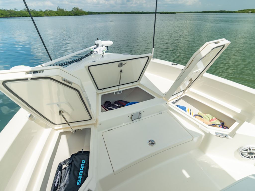 2027 Pathfinder Boats 2400 Hybrid Base