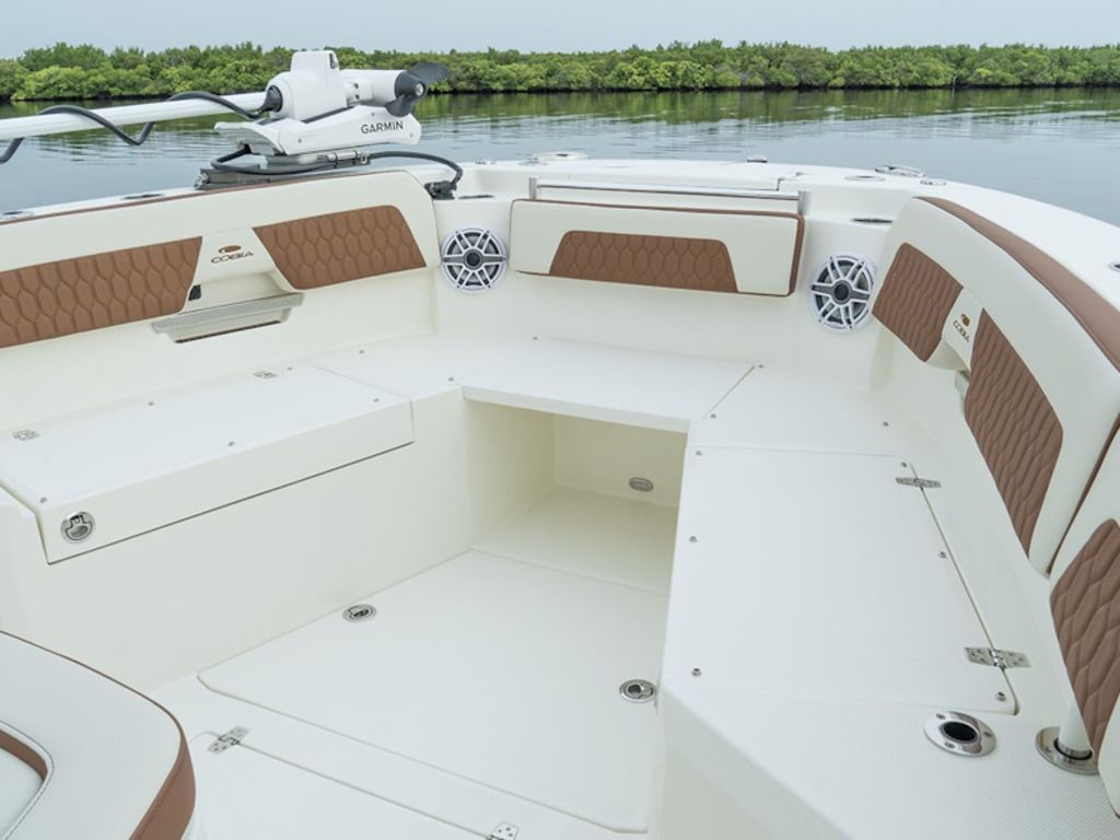 2026 Cobia Boats 285 CC Base