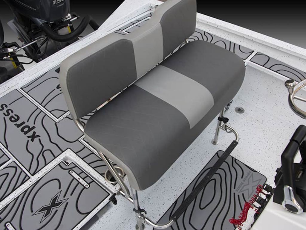 2026 Xpress Boats X23B LOUNGE DUAL Base