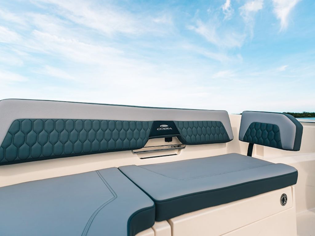 2026 Cobia Boats 285 Open Base