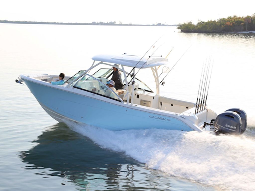 2026 Cobia Boats 280 DC Base