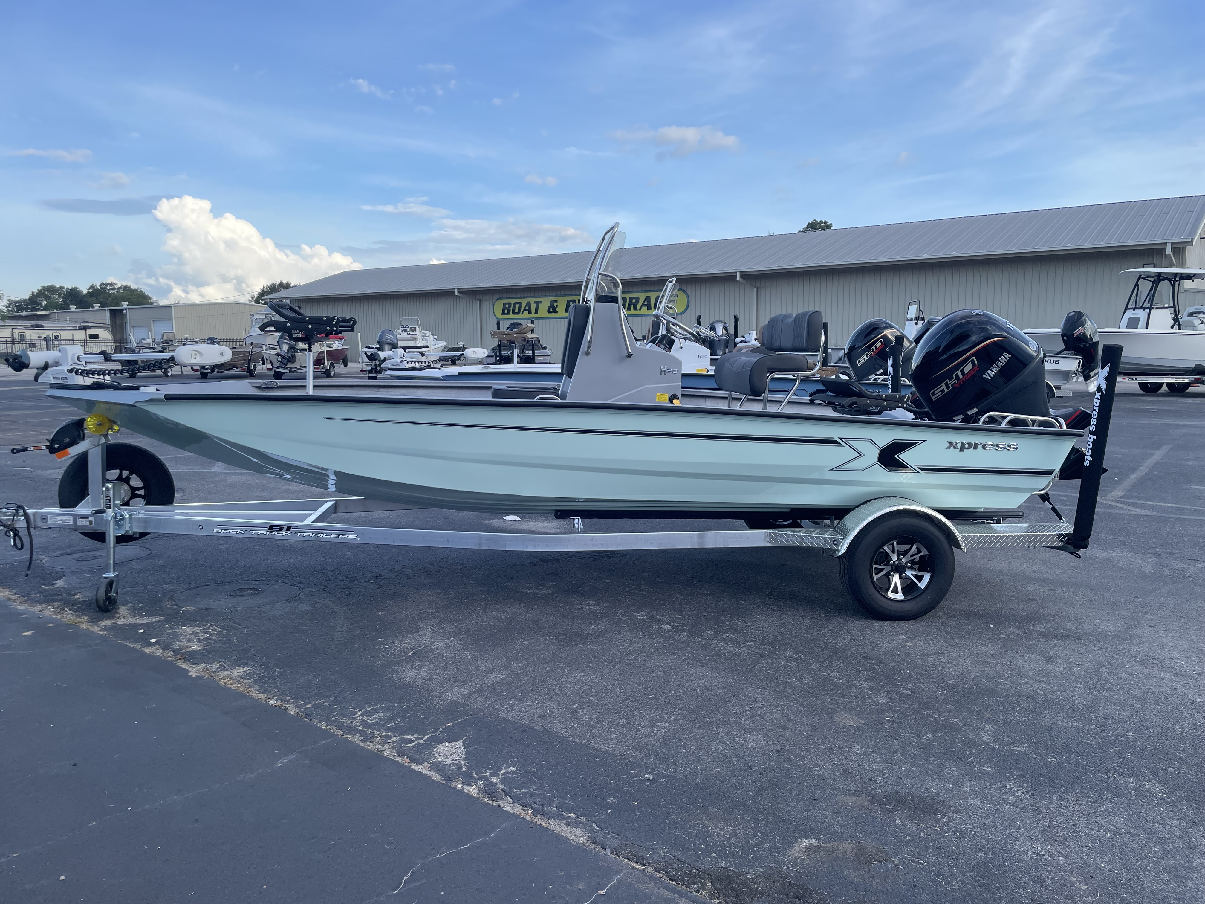 2027 Xpress Boats H20 Bay