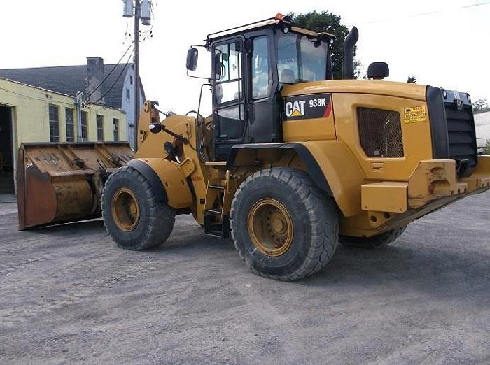 Used 2014 CATERPILLAR 938K