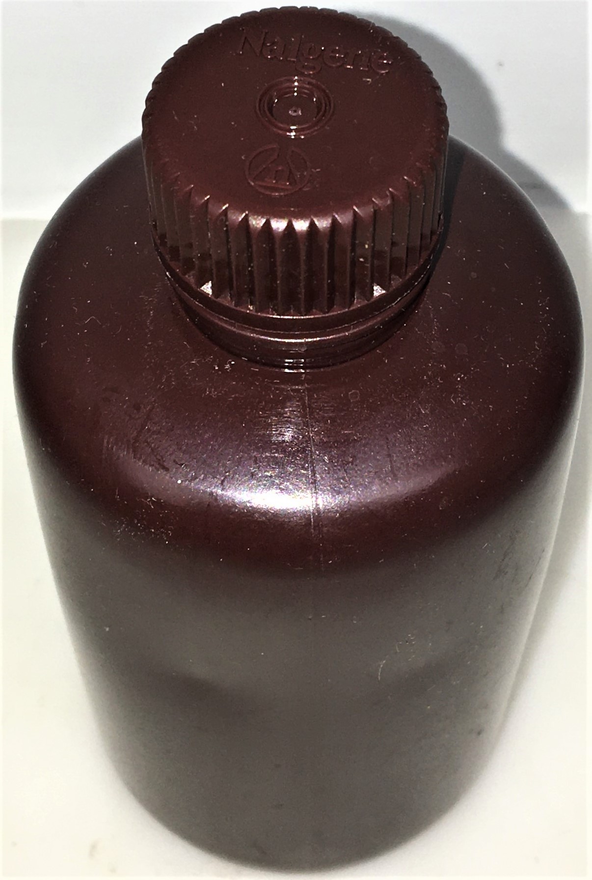 New Open Box Nalgene 2004-0008 Round Amber Narrow-Mouth Sample Bottle with Cap - 250mL (Pack of 25)