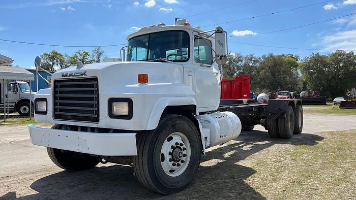 Used 2002 Mack RD688S Tandem-Axle Cab & Chassis