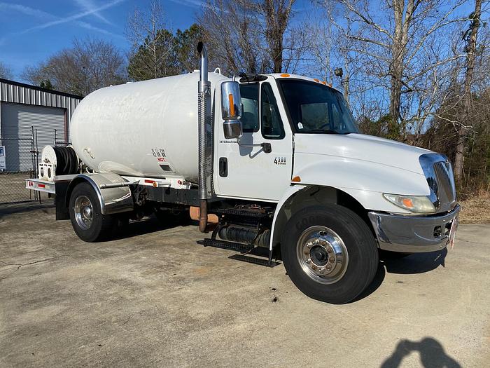 Used 2004 INTERNATIONAL DURASTAR 4300