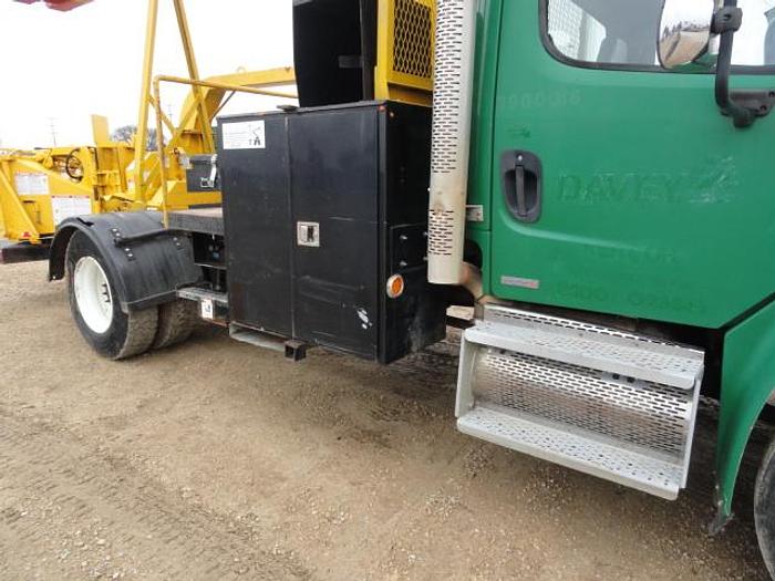 Used 2010 FREIGHTLINER BUSINESS CLASS M2 106
