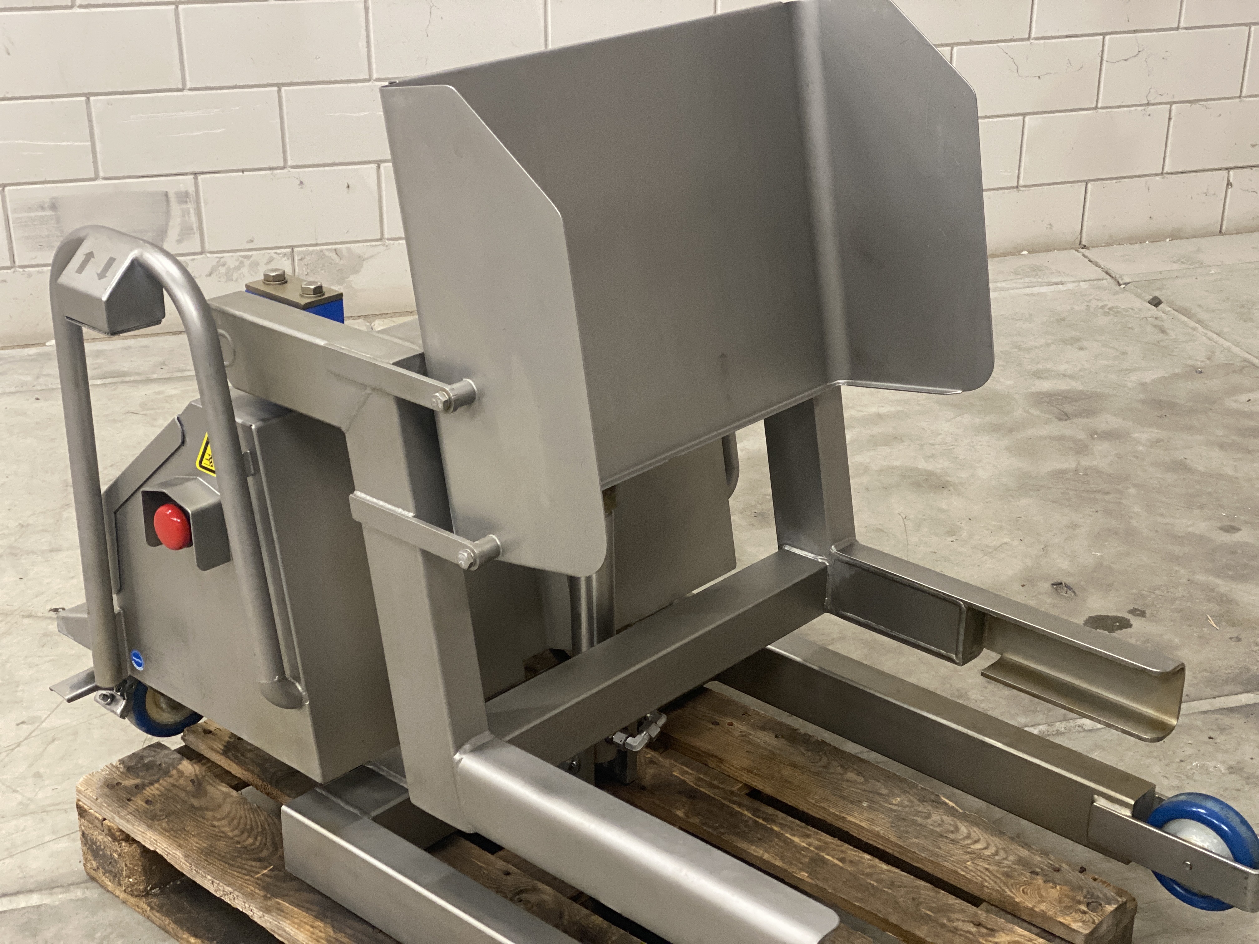 Used 2017 Backsaver Mobile tipper