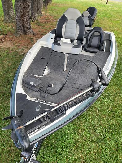 Used 1999 Stratos 283 Vindicator