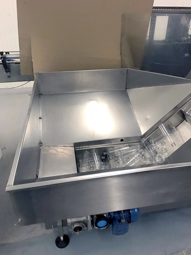 D'occasion Ave / Krones / Simonazzi SOFT DRINKS FILLING LINE, still or carbonated