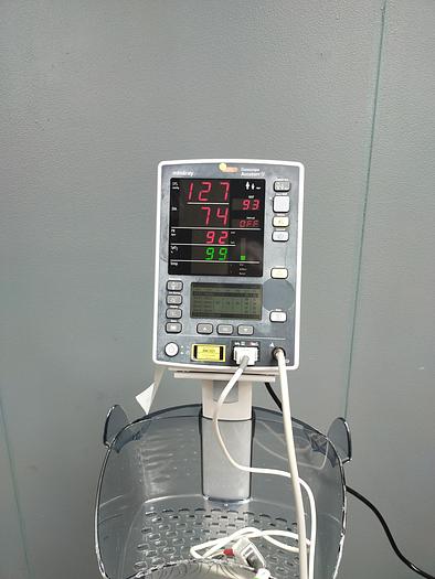 Gebraucht Mindray Datascope Accutorr V Vital Patientenmonitor auf Trolley