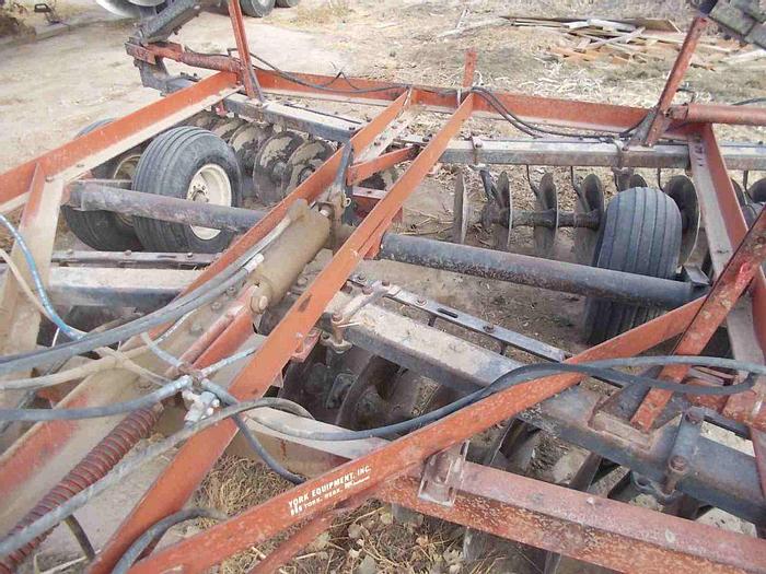 Used 21' International 475 Disk