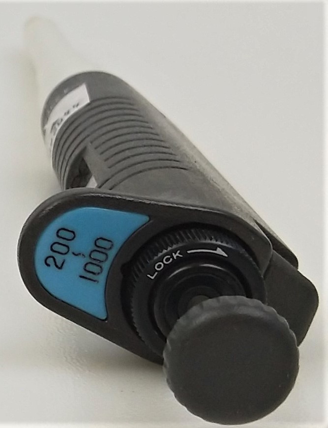 Used Nichiryo Model 5000 Pipettor - 200 to 1000µL