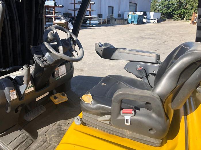 Used 12,000 POUND YALE ROLL CLAMP TRUCK MODEL GLC120VXPRS W/ 72" CLAMP MFG. 2015 LOWERED MAST 92"