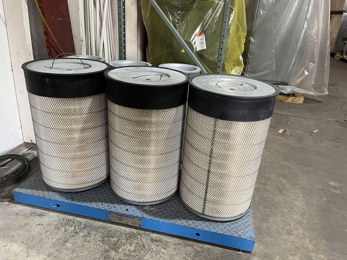 Fleetguard Primary & Safety Air Filter Elements | Primary P/N: AF25544 & Safety P/N: AF25545