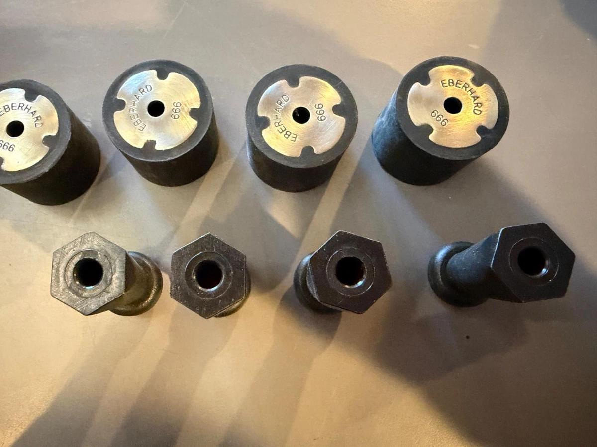 Used (4 Pack) New Style Cummins Generator Door Catch C275D2RE | P/N: A051A732