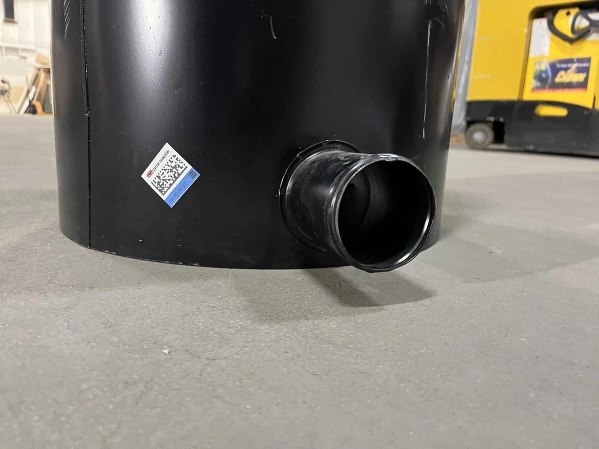 Fleetguard 71872A Air Cleaner Housing for Filter AF25544