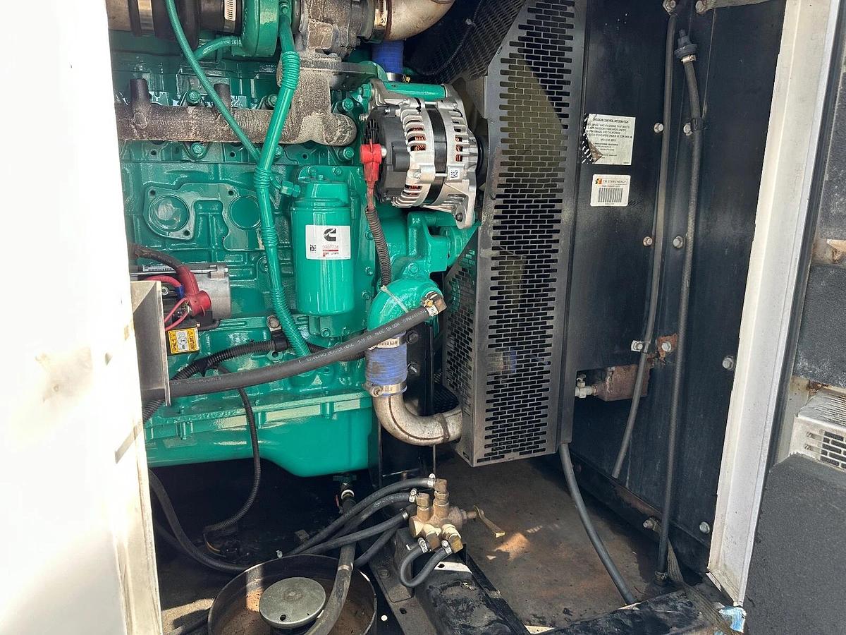 100kW Cummins C100D6R Mobile Diesel Generator - F130513897