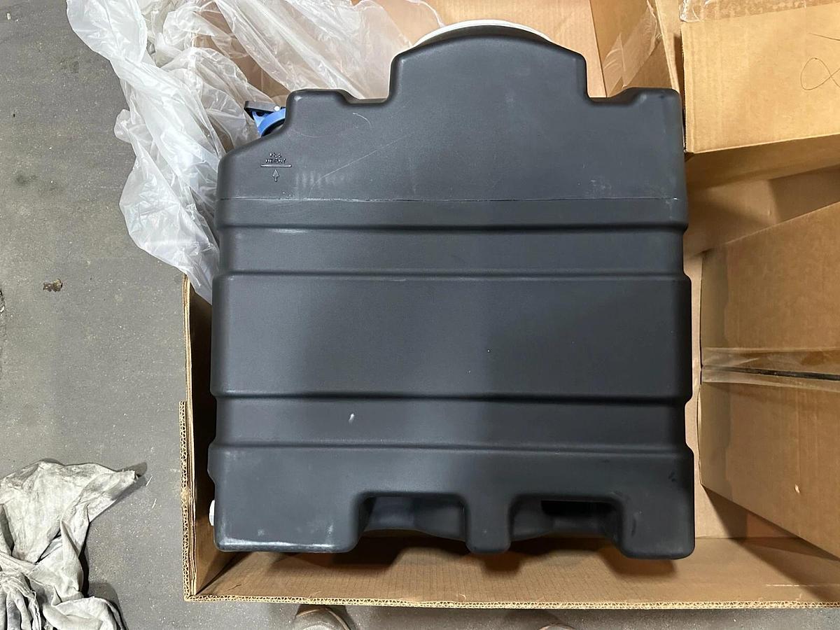 Used John Deere Diesel Exhaust Fluid Tank: DZ103026