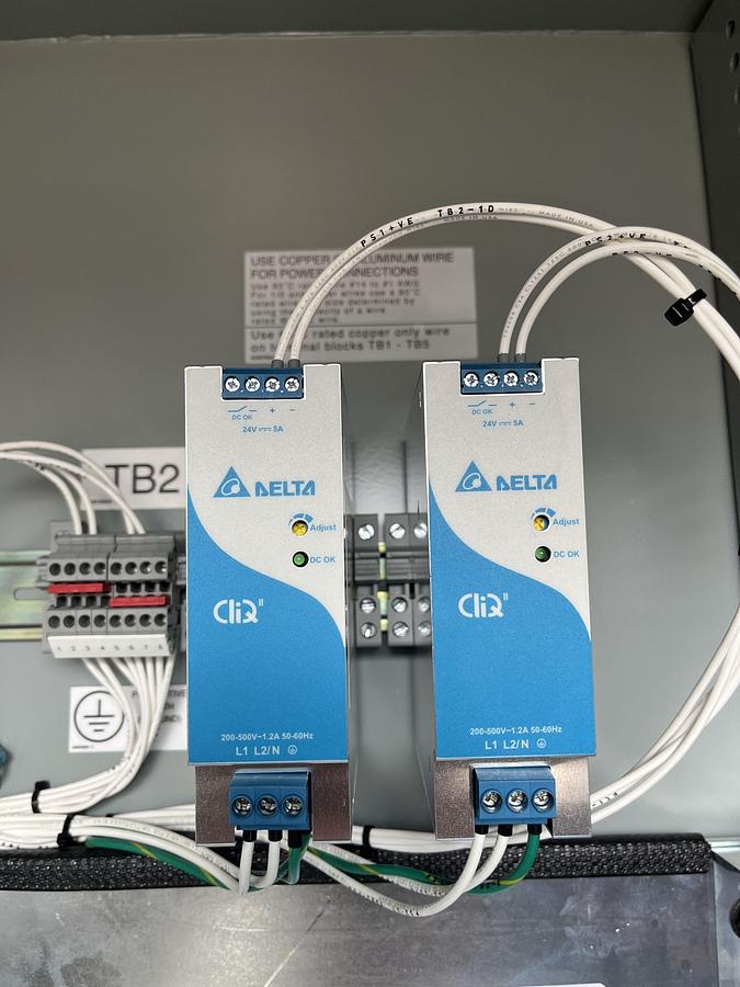New 600 Amp 480VAC Cummins CXTCSE8 Spec. A Automatic Transfer Switch - S/N: B23M208374