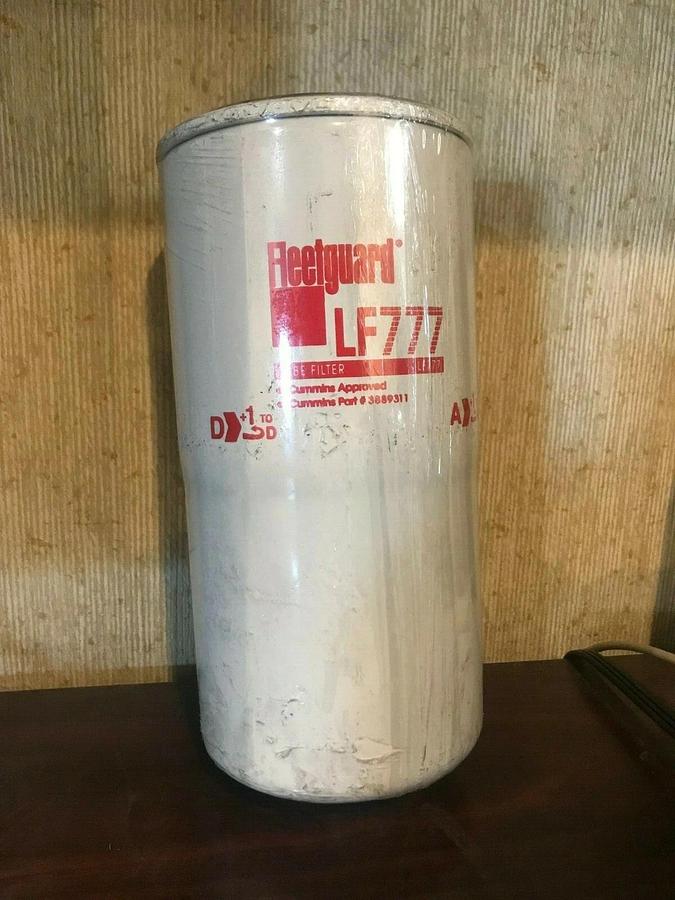 Used Genuine OEM Fleetguard LF777 Oil Lube Filter (2 Pack) Cummins 3889311