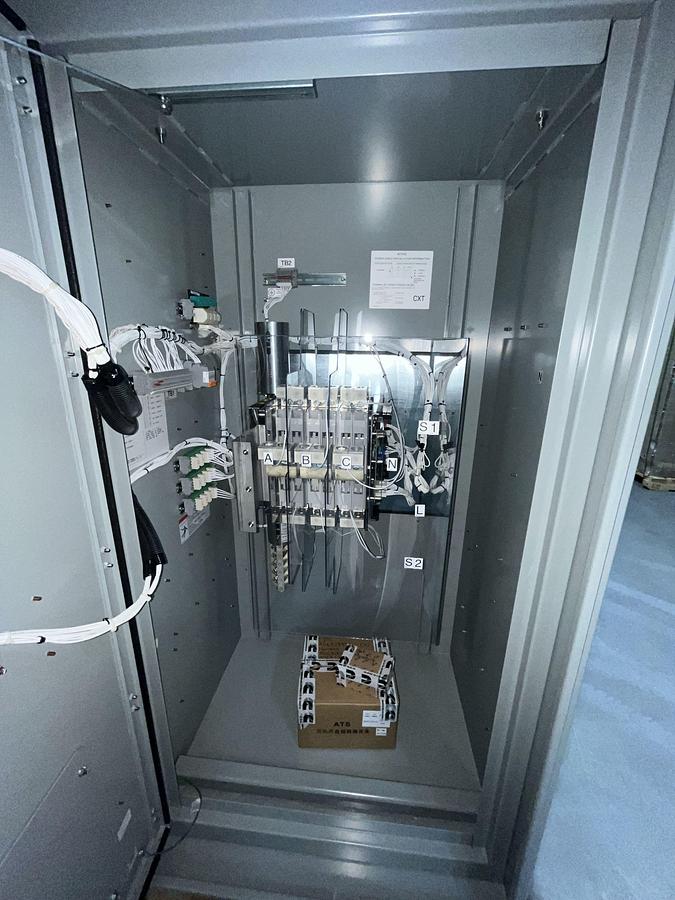 New 225A 480VAC Cummins CXTC8 Spec. A Automatic Transfer Switch - S/N: E22M088856