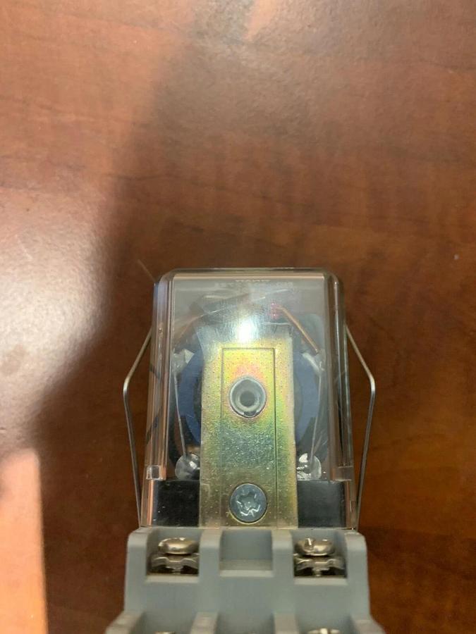 Used Deltrol Controls 166D 3PDT 24VDC Coil | Onan: 307-2721 | Idec SR3B-05