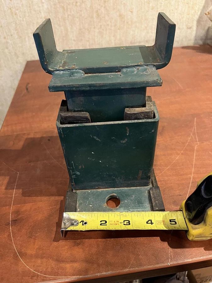 Used Used 7.5" Closed Mount Spring Vibration Isolator