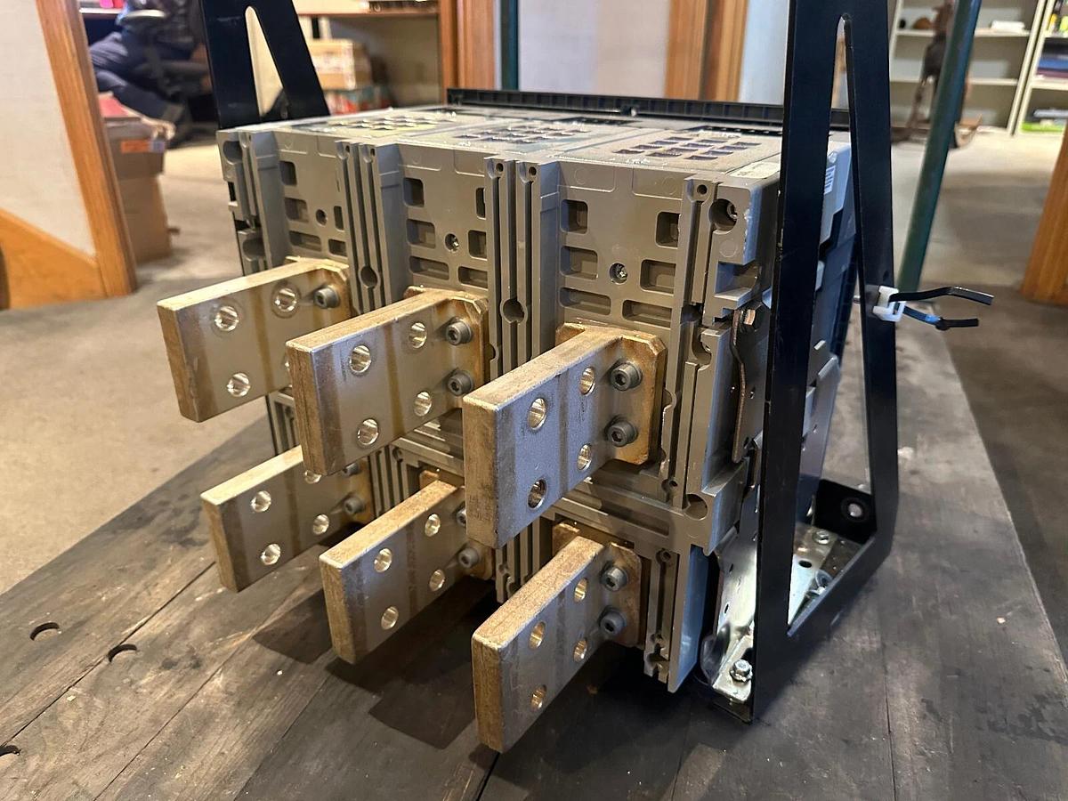 2000 Amp Square D Masterpact NW20H Circuit Breaker