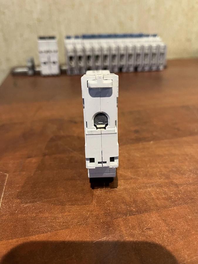 New 3 Amp Schneider Electric Multi9 C60SP UL1077 Circuit Breaker - P/N: M9F22103