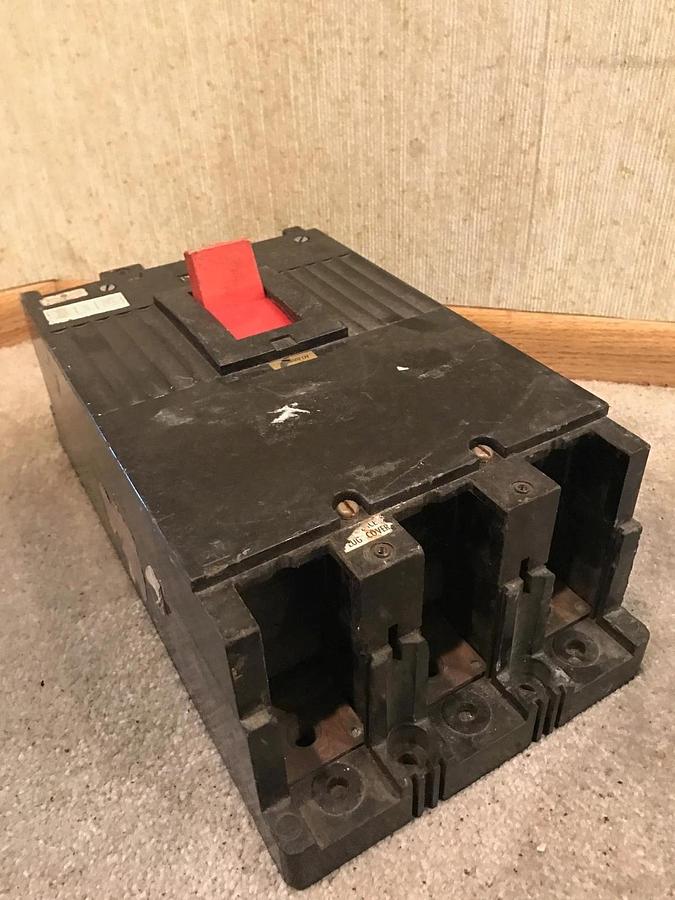Used 800 Amp General Electric Circuit Breaker | 3 Pole, 60Hz