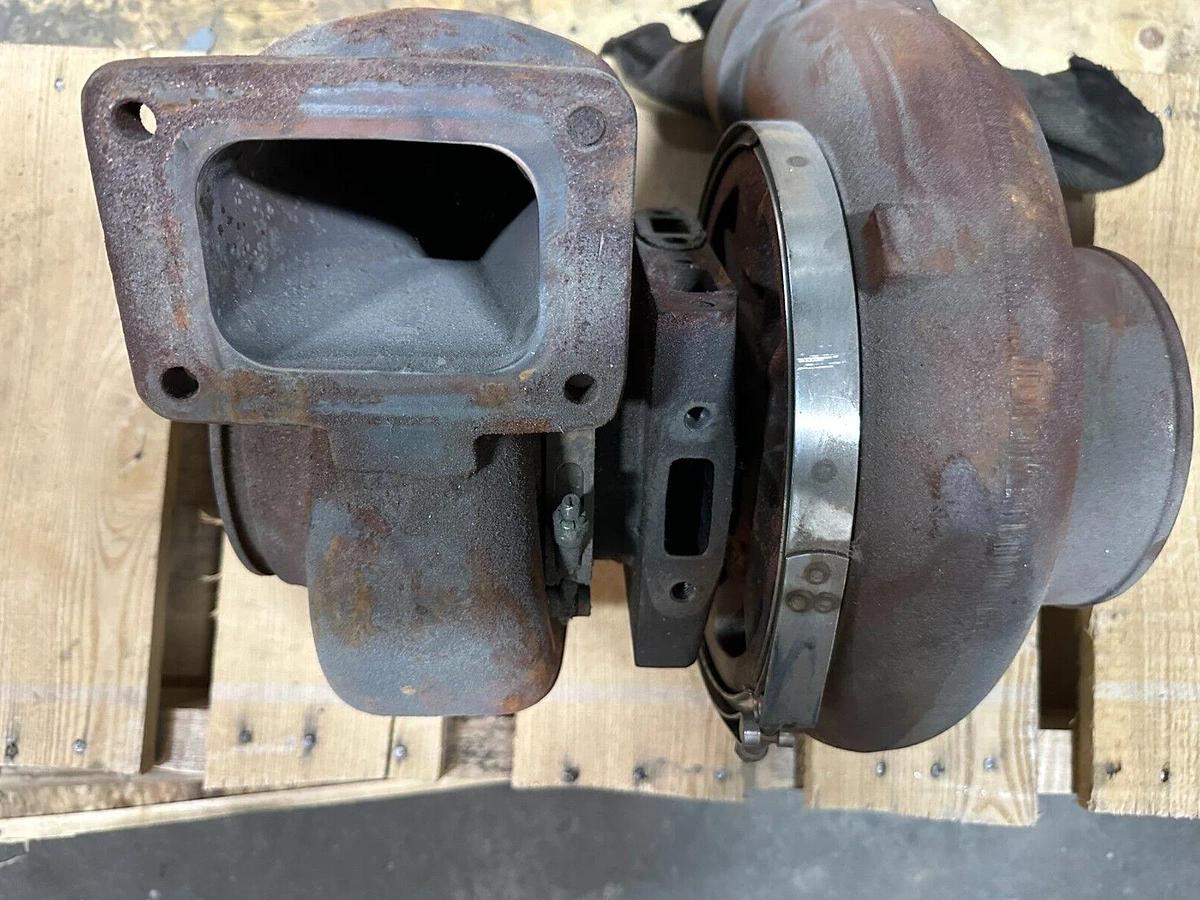 Used CAT Large Vee Turbo I P/N: 548-1125