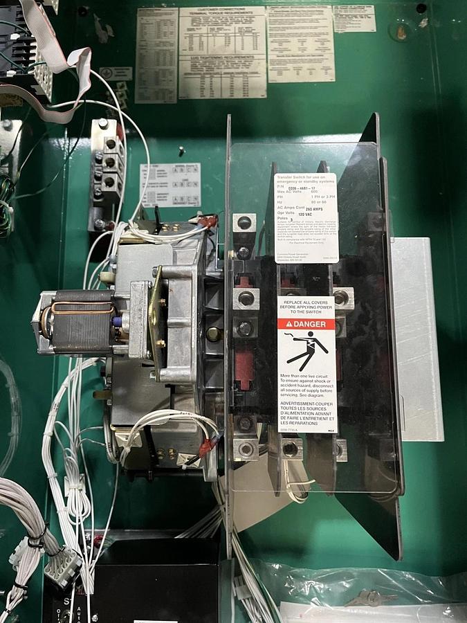 Used 260 Amp 240V 60Hz Cummins OHPCB Automatic Transfer Switch  S/N: C16M929736