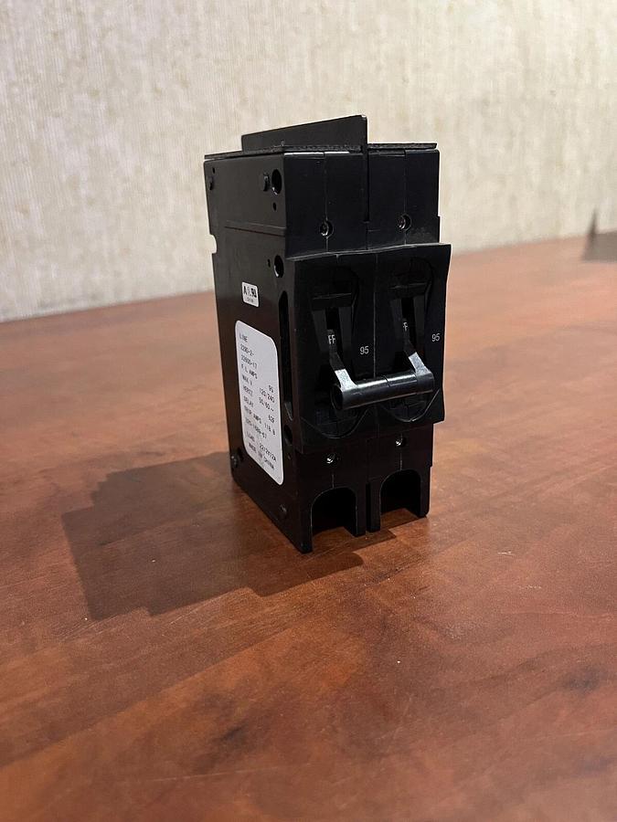 95 Amp Airpax Circuit Breaker - Cummins P/N: 320-1689-67